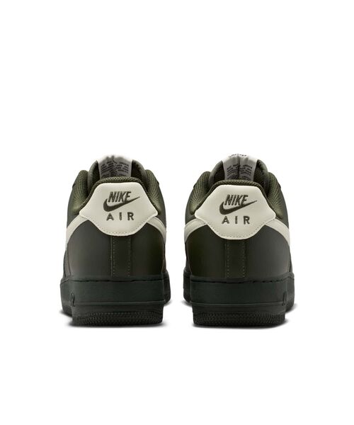 NIKE（ナイキ）の「ナイキ エア フォース 1 '07 メンズシューズ / Nike Air Force 1 '07 Men's Shoes FJ4146-304 Cargo Khaki（スニーカー・メンズ・カーキオリーブ・28/29.5/29/28.5/26.5/27/27.5/26/30/25.5/25/24.5/24）」の6枚目の写真