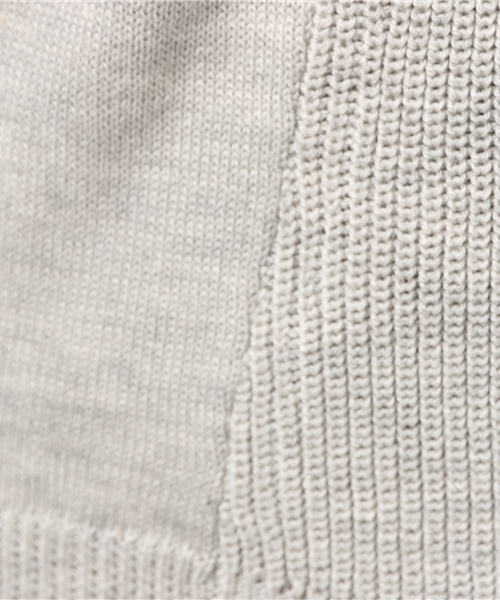 LBC（エルビーシー）の「12G コットンアクリル Vプルオーバー（ニット/セーター・レディース・イエロー/アッシュグレー/ブルー・MEDIUM/LARGE）」の8枚目の写真