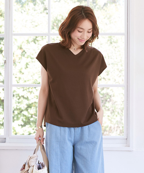 Pierrot（ピエロ）の「ポンチ素材Vネック フレンチスリーブトップス（Tシャツ/カットソー・レディース・ブラック/カーキ/ブラウン/ネイビー/オフホワイト/グレー/ブルー/ピンク/ベージュ・M/L）」の5枚目の写真