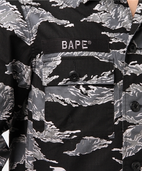 A BATHING APE（アベイシングエイプ）の「TIGER CAMO MILITARY SHIRT M