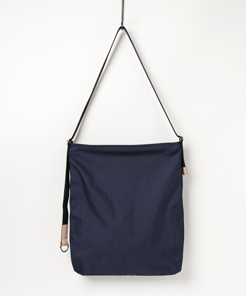 UNITED TOKYO（ユナイテッドトウキョウ）の「リングベルト付きショルダーバッグ（ショルダーバッグ・メンズ・ブラック/ネイビー/ホワイト/イエロー・FREE）」の17枚目の写真