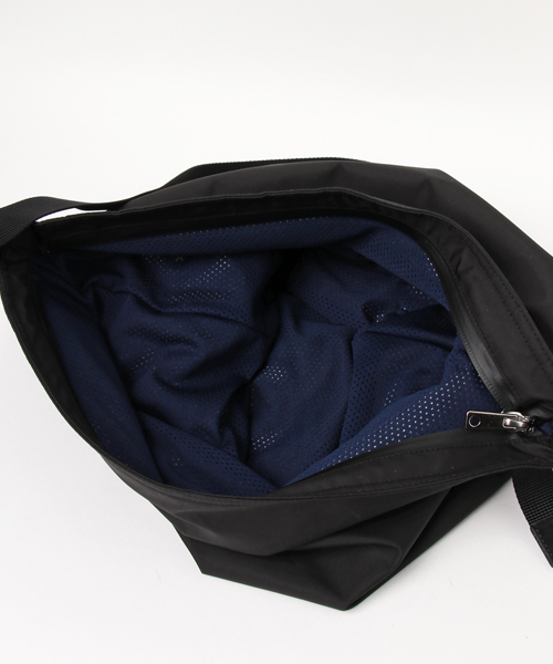 UNITED TOKYO（ユナイテッドトウキョウ）の「リングベルト付きショルダーバッグ（ショルダーバッグ・メンズ・ブラック/ネイビー/ホワイト/イエロー・FREE）」の9枚目の写真