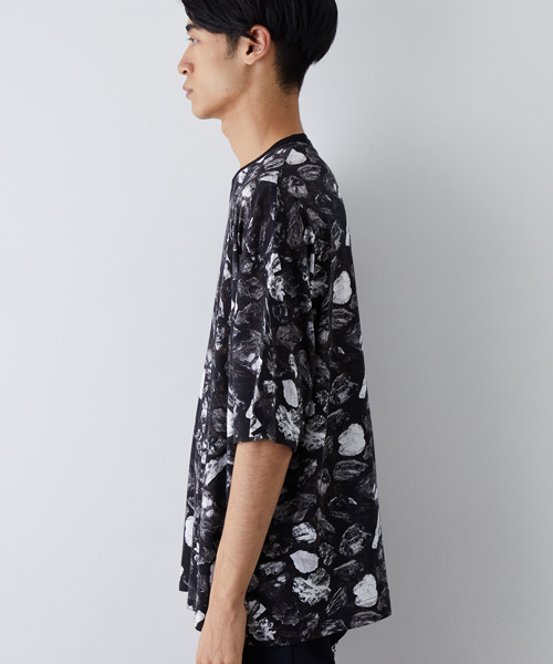 STUDIOUS(ステュディオス)の「ストーンプリントオーバーT(Tシャツ/カットソー・メンズ・ブラック/バーガンディー・1/2)」の12枚目の写真