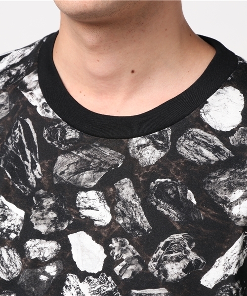 STUDIOUS(ステュディオス)の「ストーンプリントオーバーT(Tシャツ/カットソー・メンズ・ブラック/バーガンディー・1/2)」の5枚目の写真