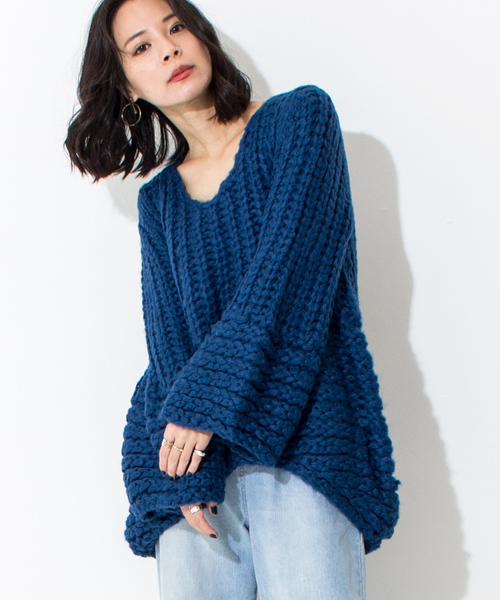 Furryrate（ファーリーレート）の「手編みビッグスリーブニットプルオーバー【ローゲージニット】（ニット/セーター・レディース・アイボリー/キャメル/ブルー・FREE）」の3枚目の写真