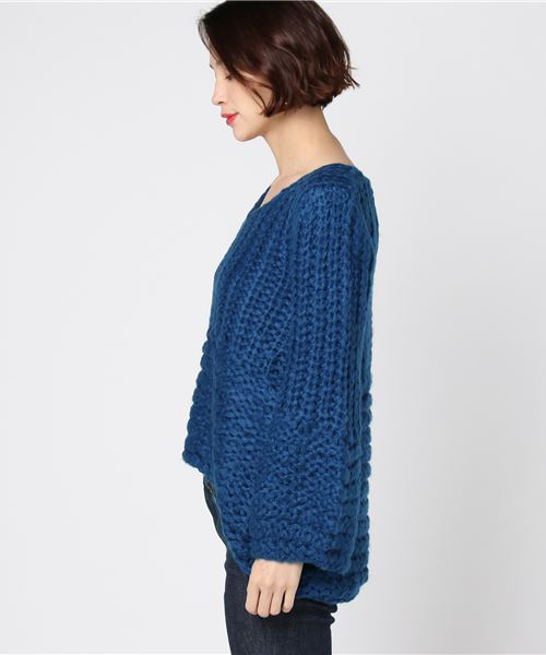 Furryrate（ファーリーレート）の「手編みビッグスリーブニットプルオーバー【ローゲージニット】（ニット/セーター・レディース・アイボリー/キャメル/ブルー・FREE）」の8枚目の写真