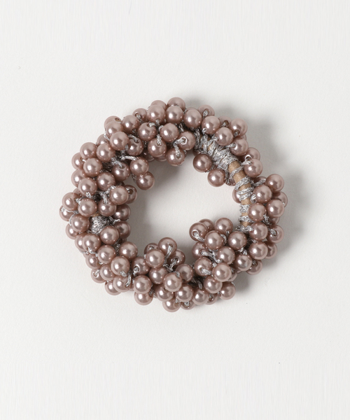 ma chere Cosette?(マシェールコゼット)の「パールじゃらヘアゴム(ヘアゴム・レディース・ブラック/ネイビー/ワイン/ゴールド/ブロンズ/ホワイト/アイボリー/グレー/ベージュ/ゴールド系その他/チョコ・FREE)」の17枚目の写真