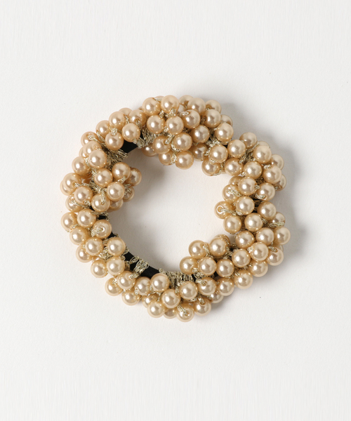 ma chere Cosette?(マシェールコゼット)の「パールじゃらヘアゴム(ヘアゴム・レディース・ブラック/ネイビー/ワイン/ゴールド/ブロンズ/ホワイト/アイボリー/グレー/ベージュ/ゴールド系その他/チョコ・FREE)」の19枚目の写真