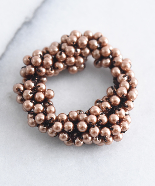 ma chere Cosette?(マシェールコゼット)の「パールじゃらヘアゴム(ヘアゴム・レディース・ブラック/ネイビー/ワイン/ゴールド/ブロンズ/ホワイト/アイボリー/グレー/ベージュ/ゴールド系その他/チョコ・FREE)」の14枚目の写真