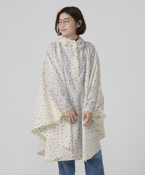 Wpc.（ダブリュピーシー）の「Wpc. ポンチョ（レインコート/ポンチョ・レディース・ドット/ホワイト系その他/イエロー系その他/ブルー系その他/ホワイト/カラフル/ネイビー/ホワイト×ブルー/ライトブルー/ホワイト系その他2/チェック/グレー/ブラック/イエロー/ブルー系その他3/マルチ/ブルー系その他2/オフホワイト/ブルー系その他4/ブルー系その他5/ピンク系その他/イエロー系その他2・FREE）」の4枚目の写真