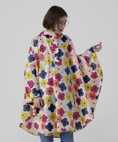 Wpc.（ダブリュピーシー）の「Wpc. ポンチョ（レインコート/ポンチョ・レディース・ドット/ホワイト系その他/イエロー系その他/ブルー系その他/ホワイト/カラフル/ネイビー/ホワイト×ブルー/ライトブルー/ホワイト系その他2/チェック/グレー/ブラック/イエロー/ブルー系その他3/マルチ/ブルー系その他2/オフホワイト/ブルー系その他4/ブルー系その他5/ピンク系その他/イエロー系その他2・FREE）」の20枚目の写真