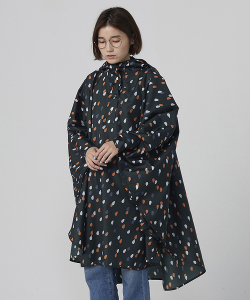 Wpc.（ダブリュピーシー）の「Wpc. ポンチョ（レインコート/ポンチョ・レディース・ドット/ホワイト系その他/イエロー系その他/ブルー系その他/ホワイト/カラフル/ネイビー/ホワイト×ブルー/ライトブルー/ホワイト系その他2/チェック/グレー/ブラック/イエロー/ブルー系その他3/マルチ/ブルー系その他2/オフホワイト/ブルー系その他4/ブルー系その他5/ピンク系その他/イエロー系その他2・FREE）」の8枚目の写真