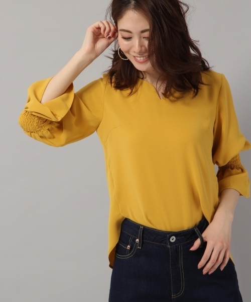 Andemiu（アンデミュウ）の「キーネックソデシャーリングブラウス787749（シャツ/ブラウス・レディース・ネイビー/イエロー/オフホワイト・SMALL/MEDIUM）」の17枚目の写真