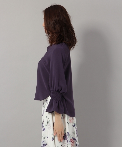 Andemiu（アンデミュウ）の「キーネックソデシャーリングブラウス787749（シャツ/ブラウス・レディース・ネイビー/イエロー/オフホワイト・SMALL/MEDIUM）」の5枚目の写真