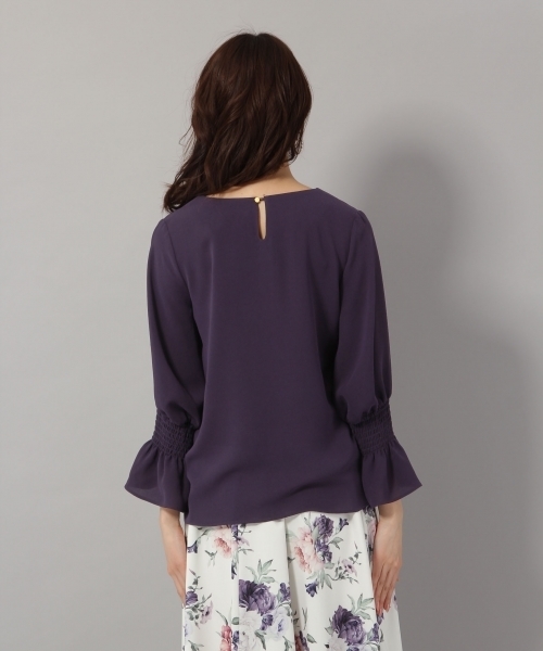 Andemiu（アンデミュウ）の「キーネックソデシャーリングブラウス787749（シャツ/ブラウス・レディース・ネイビー/イエロー/オフホワイト・SMALL/MEDIUM）」の6枚目の写真