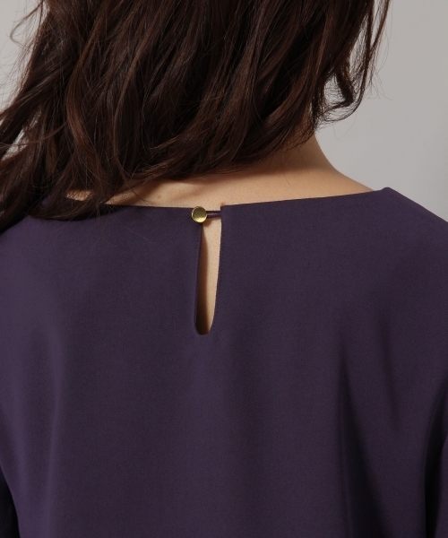 Andemiu（アンデミュウ）の「キーネックソデシャーリングブラウス787749（シャツ/ブラウス・レディース・ネイビー/イエロー/オフホワイト・SMALL/MEDIUM）」の7枚目の写真