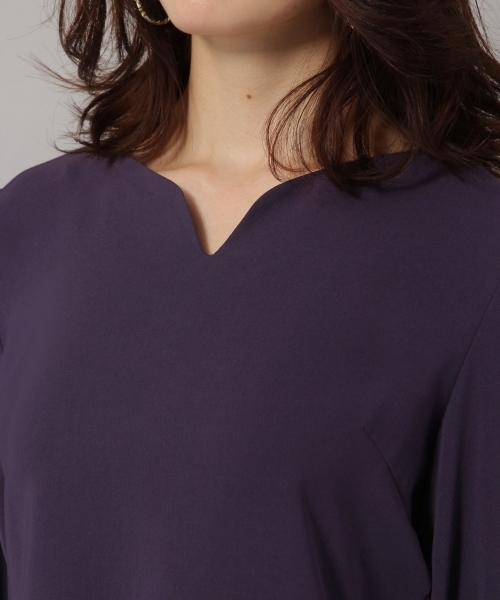 Andemiu（アンデミュウ）の「キーネックソデシャーリングブラウス787749（シャツ/ブラウス・レディース・ネイビー/イエロー/オフホワイト・SMALL/MEDIUM）」の9枚目の写真