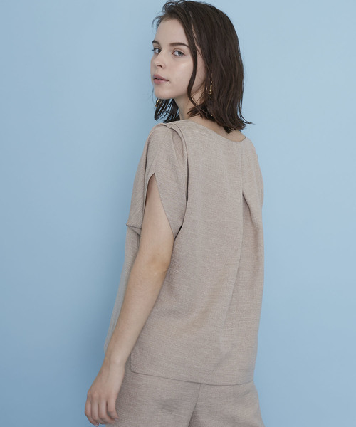 UNITED TOKYO（ユナイテッドトウキョウ）の「リネンライクタックブラウス（シャツ/ブラウス・レディース・ベージュ/グリーン/ネイビー・1）」の8枚目の写真