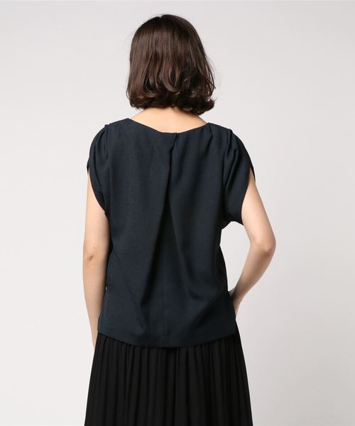 UNITED TOKYO（ユナイテッドトウキョウ）の「リネンライクタックブラウス（シャツ/ブラウス・レディース・ベージュ/グリーン/ネイビー・1）」の5枚目の写真