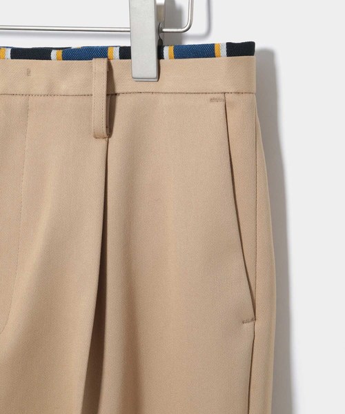 ADAM ET ROPE'（アダムエロペ）の「ツイルワンタッククロップドパンツ（その他パンツ・メンズ・ベージュ・M/L）」の4枚目の写真