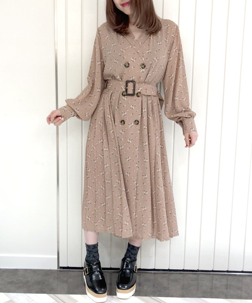 archives（アルシーヴ）の「花柄トレンチワンピース（ワンピース・レディース・アイボリー/ブラック/ピンク・MEDIUM）」の3枚目の写真