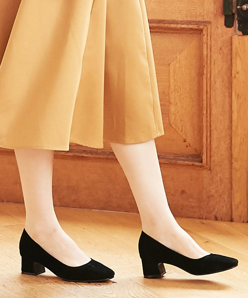 KOBE LETTUCE（コウベレタス）の「[無地/レオパード柄]内側クッション入り4cmチャンキーヒールスエードスクエアトゥパンプス＊レディース/靴/シューズ[I1648]神戸レタス（パンプス・レディース・ブラック/パープル/ネイビー/マスタード/レオパード/グレイッシュベージュ・LL/S/M/L）」の2枚目の写真