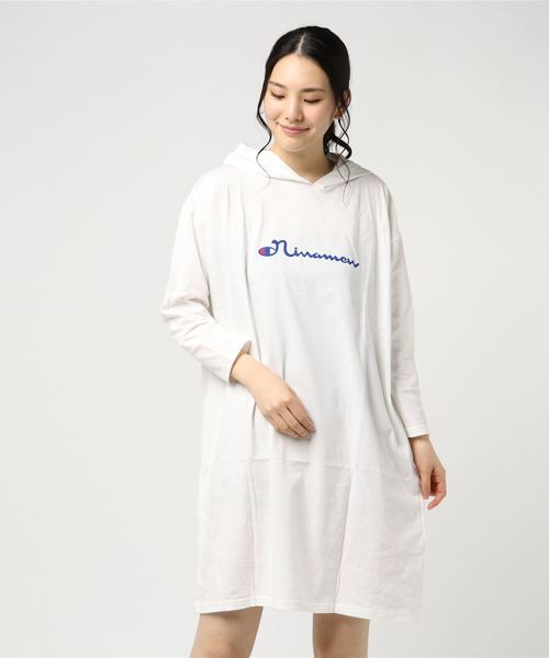 nina mew(ニーナミュウ)の「ロブフーティマキシTシャツ(ワンピース)」|ホワイト