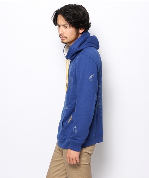 WEGO（ウィゴー）の「WEGO/グラフィティプルパーカー（パーカー・メンズ・ホワイト/杢グレー/ロイヤルブルー・MEDIUM/LARGE）」の5枚目の写真