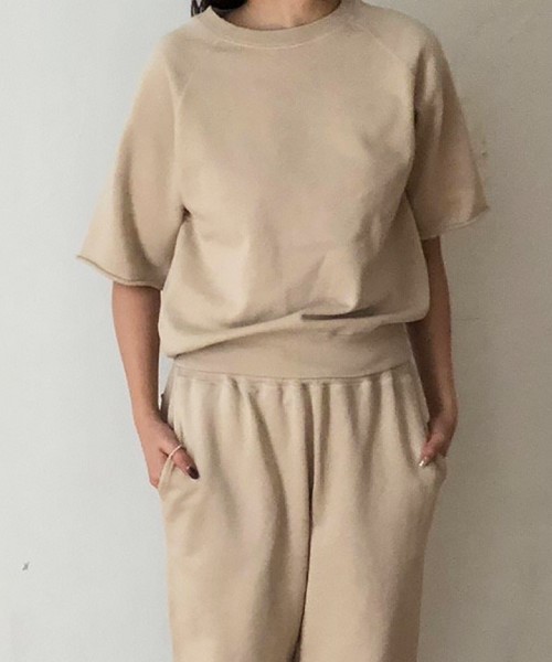 TODAYFUL(トゥデイフル)の「ラグランハーフスリーブスエット(スウェット・レディース・ベージュ/モカ・FREE)」の2枚目の写真