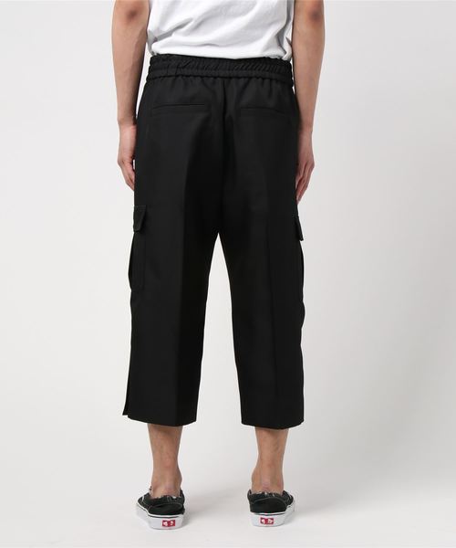 liberum（リベルム）の「【LIBERUM】クロップドカーゴワイドパンツ（その他パンツ・メンズ・ブラック・1/2）」の3枚目の写真
