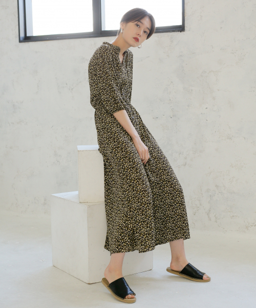 LOWRYS FARM（ローリーズファーム）の「ハナガラマエボタンワンピース　837143（ワンピース・レディース・オフホワイト/ブラック/ライトグレー/ブラウン・FREE）」の3枚目の写真