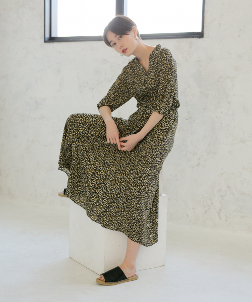 LOWRYS FARM（ローリーズファーム）の「ハナガラマエボタンワンピース　837143（ワンピース・レディース・オフホワイト/ブラック/ライトグレー/ブラウン・FREE）」の5枚目の写真