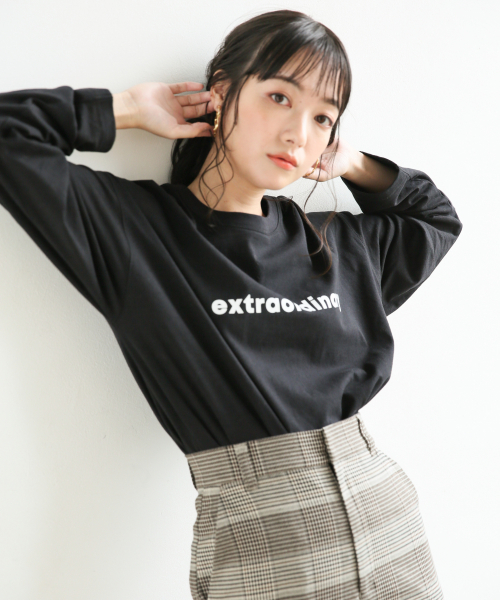LOWRYS FARM(ローリーズファーム)の「ロゴプリントロンT 849782(Tシャツ/カットソー・レディース・オフホワイト/ブラック/ブラウン・FREE)」の1枚目の写真