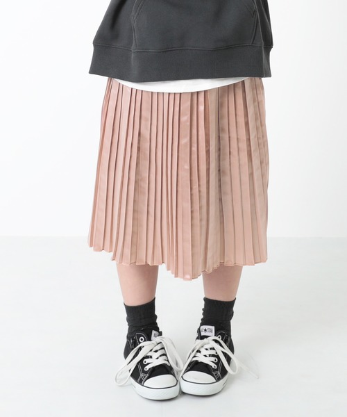 devirock（デビロック）の「サテンプリーツスカート（スカート・キッズ・シルバー/グリーン系その他/ピンク・100cm/110cm/120cm/130cm/140cm/150cm/160cm）」の2枚目の写真