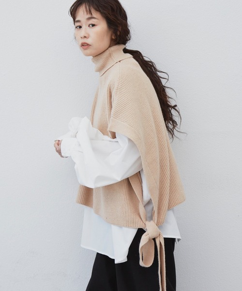 Libra Cue（リブラ キュー）の「Libra  サイドリボンニットベスト（ベスト・レディース・ブラック/ベージュ・FREE）」の2枚目の写真