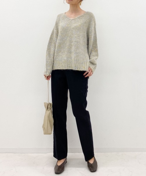 archives（アルシーヴ）の「Vネックニットプルオーバー（ニット/セーター・レディース・グリーン/モカ/ブルー/ベージュ・MEDIUM）」の8枚目の写真