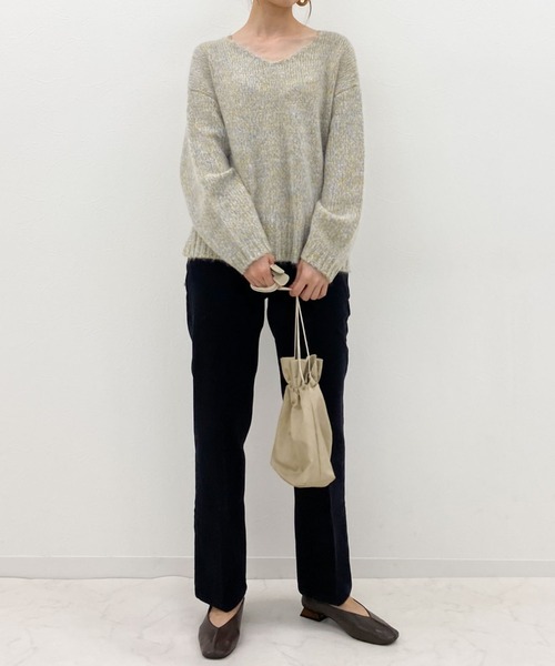 archives（アルシーヴ）の「Vネックニットプルオーバー（ニット/セーター・レディース・グリーン/モカ/ブルー/ベージュ・MEDIUM）」の9枚目の写真