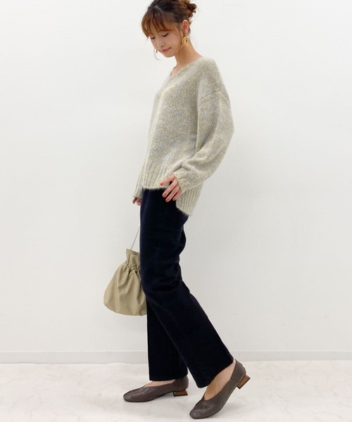 archives（アルシーヴ）の「Vネックニットプルオーバー（ニット/セーター・レディース・グリーン/モカ/ブルー/ベージュ・MEDIUM）」の10枚目の写真