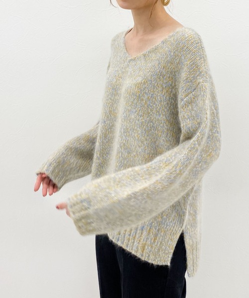 archives（アルシーヴ）の「Vネックニットプルオーバー（ニット/セーター・レディース・グリーン/モカ/ブルー/ベージュ・MEDIUM）」の12枚目の写真