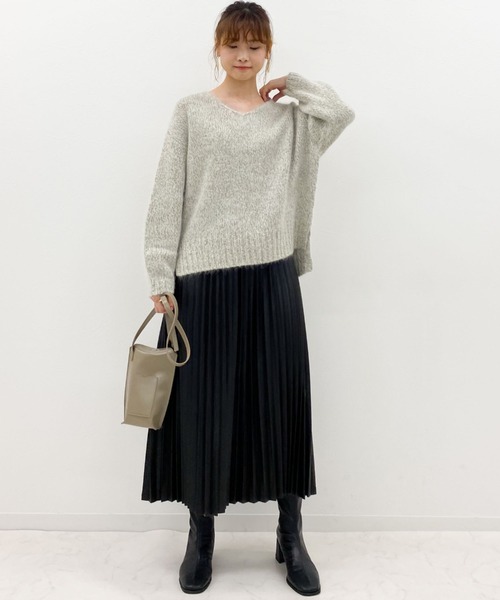 archives（アルシーヴ）の「Vネックニットプルオーバー（ニット/セーター・レディース・グリーン/モカ/ブルー/ベージュ・MEDIUM）」の15枚目の写真