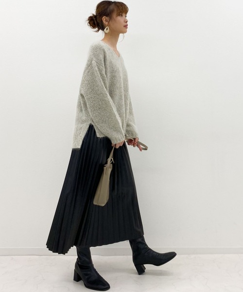 archives（アルシーヴ）の「Vネックニットプルオーバー（ニット/セーター・レディース・グリーン/モカ/ブルー/ベージュ・MEDIUM）」の14枚目の写真