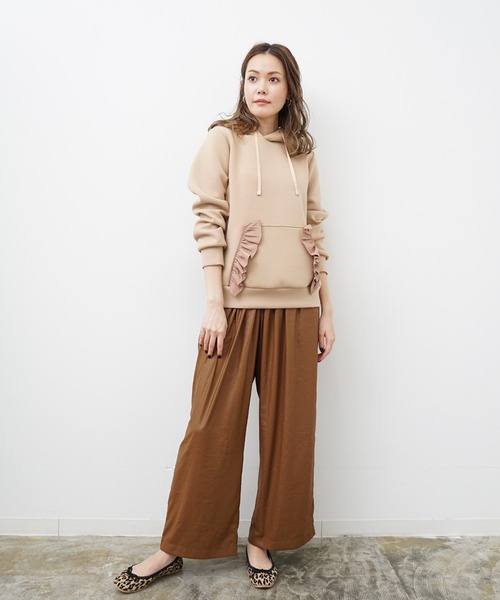 HERENCIA（ヘレンチア）の「ポケットフリル エアクッション パーカー