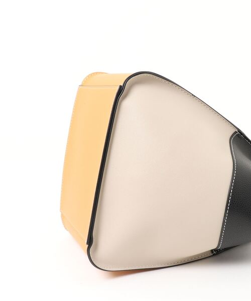 MONO　COMME CA（モノコムサ）の「２Wayバッグ（ハンドバッグ・レディース・ブラック/ベージュ/ブラウン・FREE）」の5枚目の写真