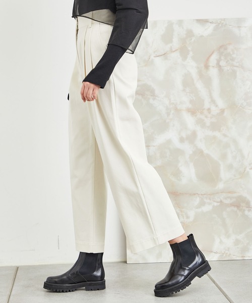 PUBLIC TOKYO(パブリックトウキョウ)の「クールチノ(チノパンツ・レディース・ホワイト/ベージュ/レッド・1/2)」の4枚目の写真