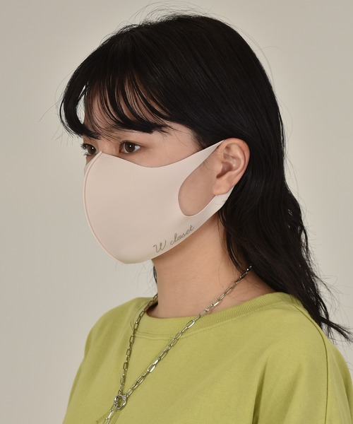 w closet（ダブルクローゼット）の「チークマスク1枚入り【接触冷感】（マスク・レディース・オレンジ/アイボリー/ライトパープル/ピンク系その他/スモークピンク/キナリ・FREE）」の3枚目の写真