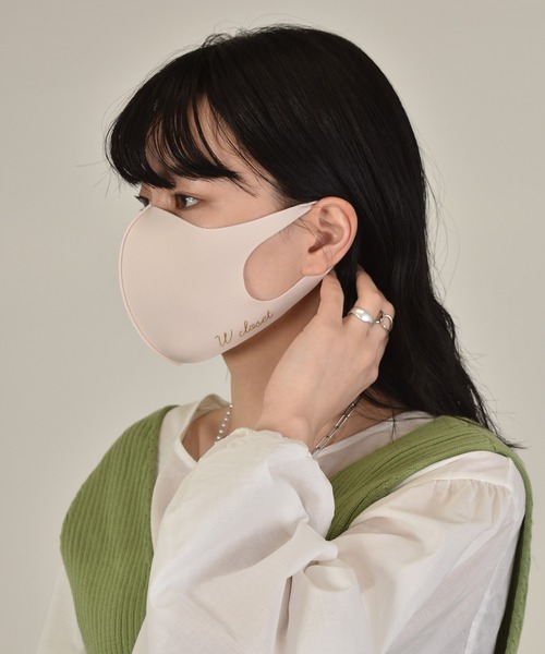 w closet（ダブルクローゼット）の「チークマスク1枚入り【接触冷感】（マスク・レディース・オレンジ/アイボリー/ライトパープル/ピンク系その他/スモークピンク/キナリ・FREE）」の2枚目の写真