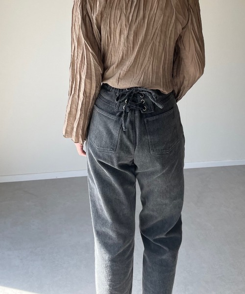 y/m by misato（イムバイミサト）の「レースUPストレートパンツ（デニムパンツ・レディース・ブラック・FREE）」の22枚目の写真