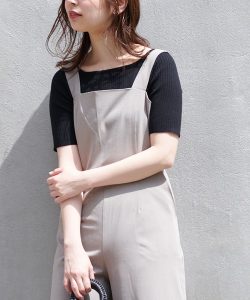 natural couture(ナチュラルクチュール)の「【WEB限定カラー有り】スクエアネックコンパクトニット(ニット/セーター・レディース・ブラック/オフホワイト/グリーン/その他1/その他2/レッド系その他/グレイッシュベージュ・FREE)」の3枚目の写真