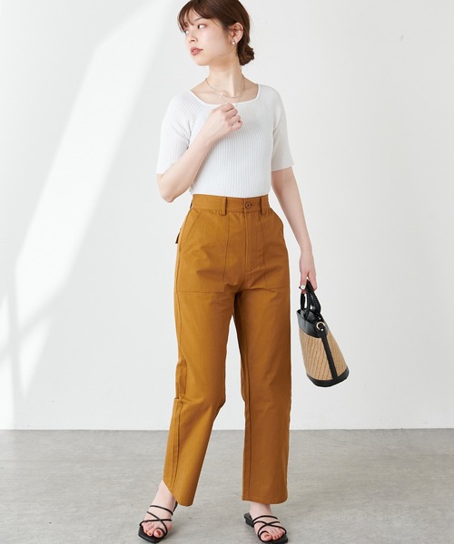 natural couture(ナチュラルクチュール)の「【WEB限定カラー有り】スクエアネックコンパクトニット(ニット/セーター・レディース・ブラック/オフホワイト/グリーン/その他1/その他2/レッド系その他/グレイッシュベージュ・FREE)」の11枚目の写真