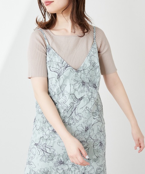 natural couture(ナチュラルクチュール)の「【WEB限定カラー有り】スクエアネックコンパクトニット(ニット/セーター・レディース・ブラック/オフホワイト/グリーン/その他1/その他2/レッド系その他/グレイッシュベージュ・FREE)」の22枚目の写真